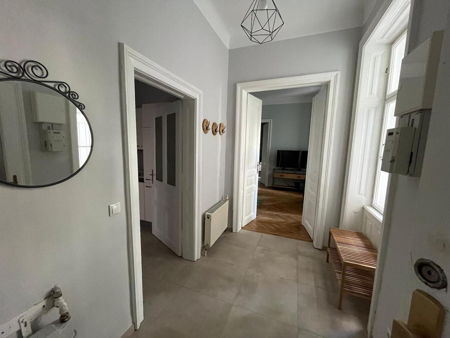 Grosszuegiger Wiener Altbau Gleich Neben Schoenbrunn Bagian luar foto