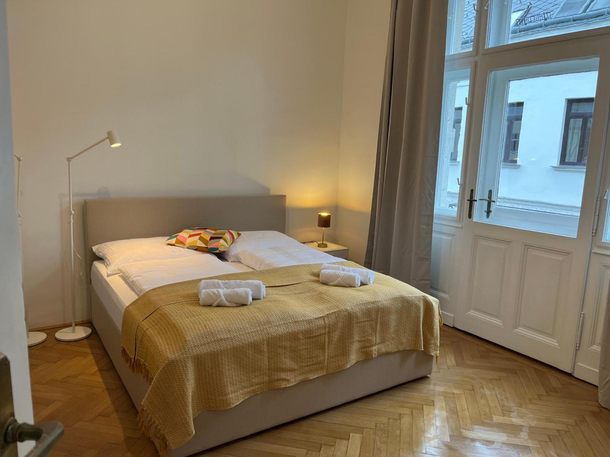Grosszuegiger Wiener Altbau Gleich Neben Schoenbrunn Bagian luar foto